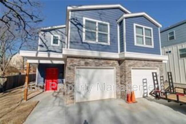 Building Photo - 1000 W Hickory St Unit 2