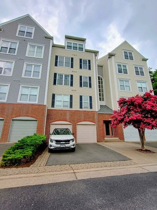 Building Photo - 285 S Pickett St Unit #302 Rental