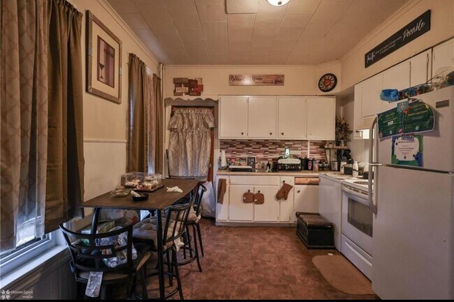 Photo - 1131 W Court St