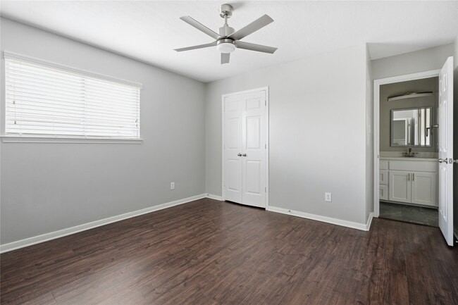 Building Photo - 2605 Los Alamos Cir