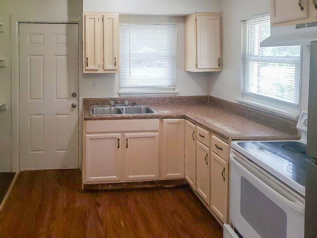 Photo - 3411 Keighly Rd