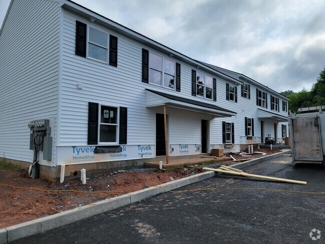 Building Photo - 1334 Reading Rd Rental