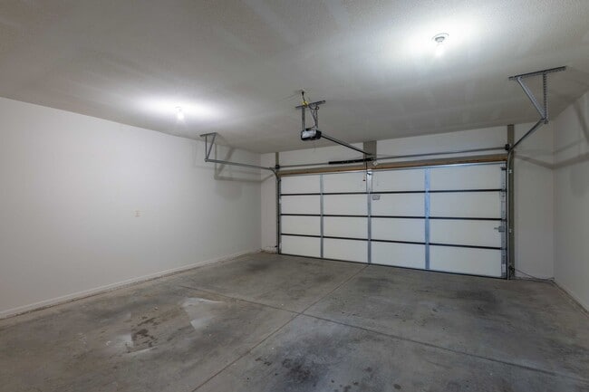 Photo - 3 Bedroom 2 Bathroom 2 CAR GARAGE