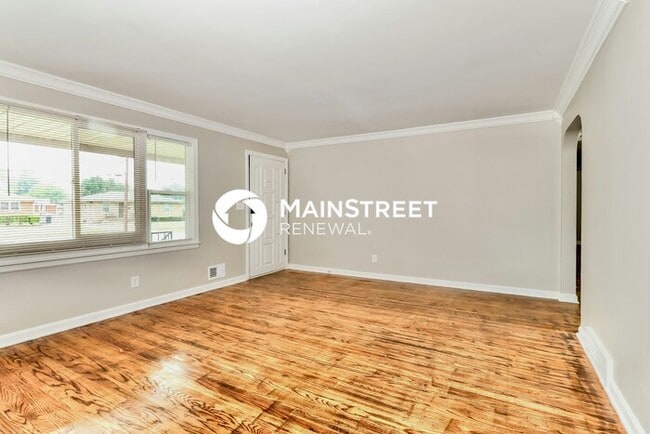 3 Bedroom Pet-Friendly Home in Louisville, KY with Main Street Renewal