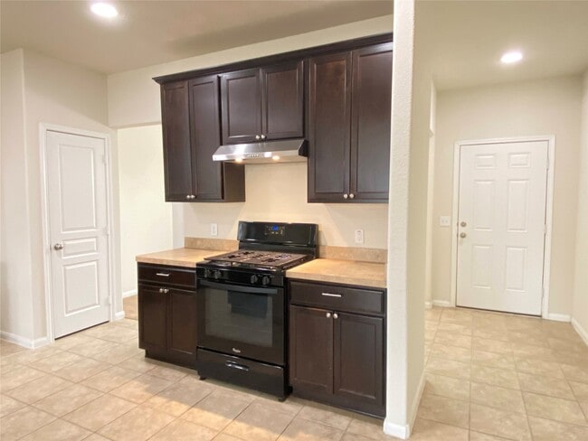 Photo - 819 Messina Ln