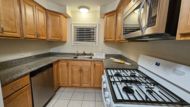 Photo - 667 Indian Church Rd Unidad APT 3