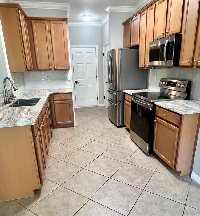 Photo - 19571 Bowring Park Rd