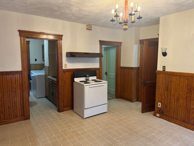 Building Photo - 49 Houghton St Unit 1