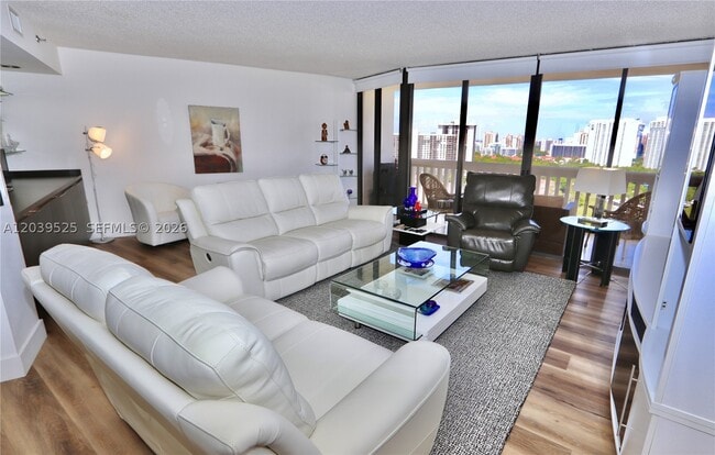Photo - 1000 E Island Blvd Unit 2005
