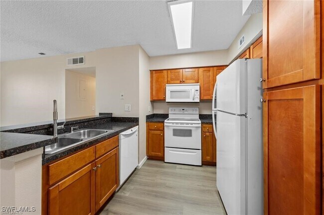 Building Photo - 13545 Eagle Ridge Dr Unit 823 Rental