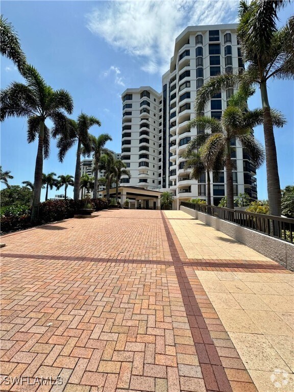 Building Photo - 6075 Pelican Bay Blvd Unit 1101 Rental