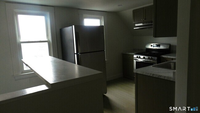 Photo - 1655 Iranistan Ave