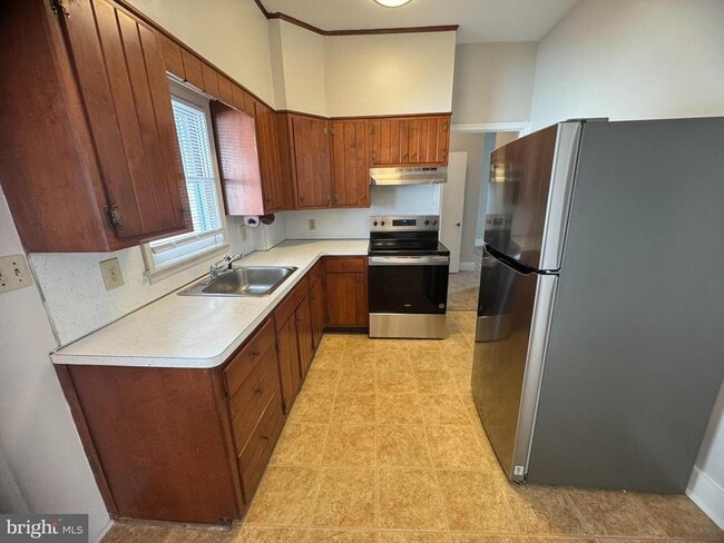 Building Photo - 41 E Patrick St Unit 3