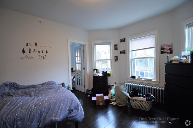 Building Photo - 74 Weld Hill St Unit 2 Rental