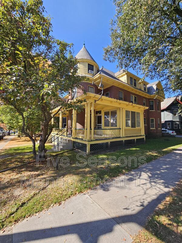 322 Pearl St
