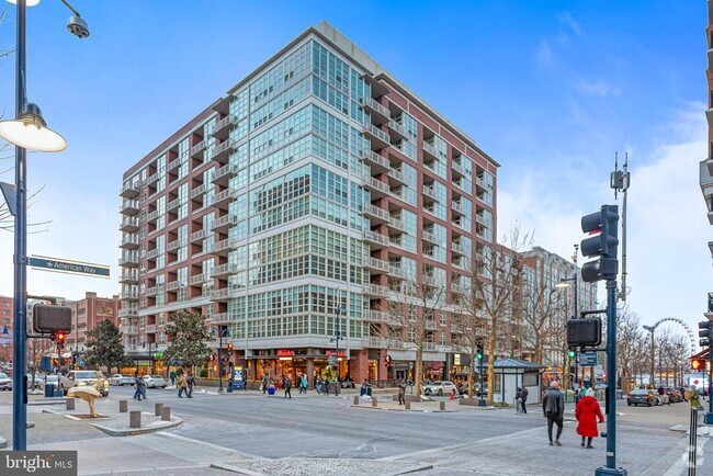 Building Photo - 157 Fleet St Unit 909 Rental