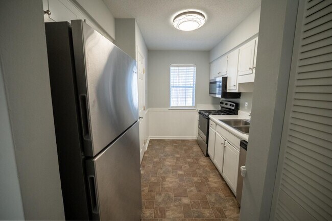 Photo - 944 Bonham Ave