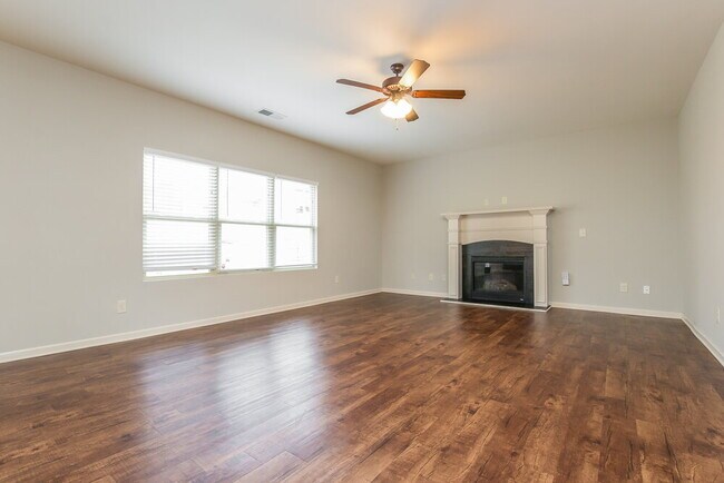 Photo - 441 Chandler Bluff Ct SE