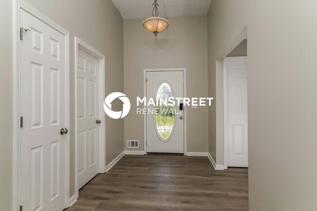 Photo - 3 Bedroom Pet-Friendly Home in LOUISVILLE, KY with Main Street Renewal