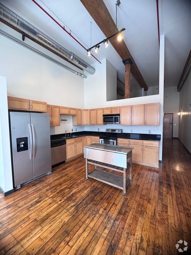 Building Photo - 1350 Rosa L Parks Blvd Unit 325 Rental