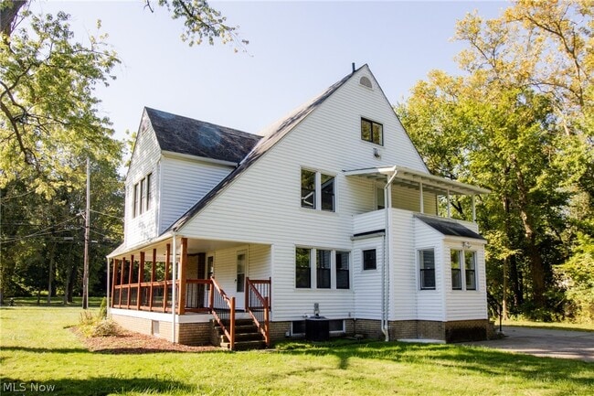 Photo - 29396 Detroit Rd