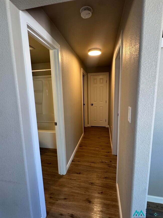 Photo - 911.5 Bullock Ct