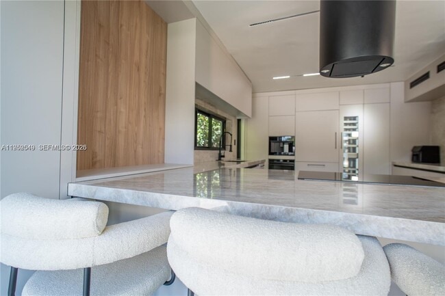 Photo - 7850 Hawthorne Ave