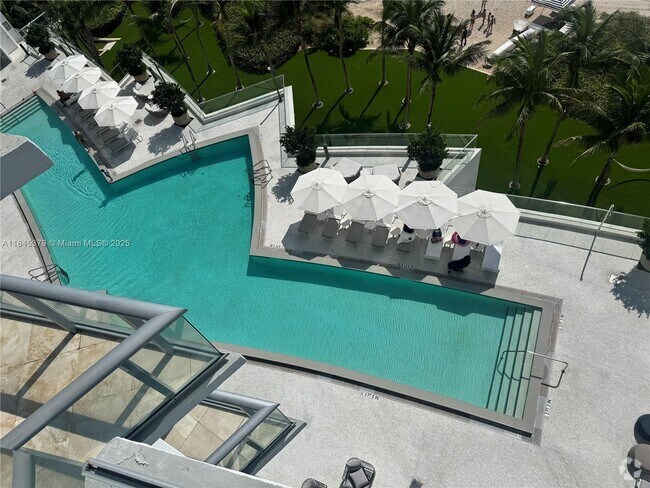 Building Photo - 17001 Collins Ave Unit 1002 Rental