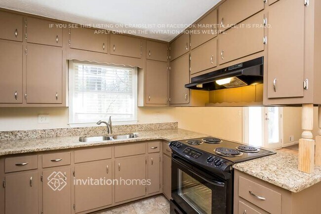 Photo - 1908 Englewood Way SW