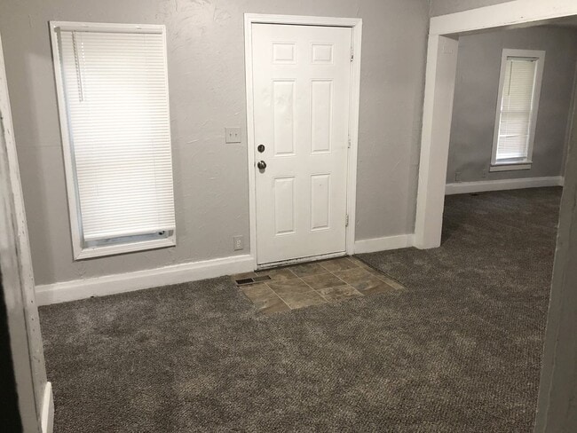 Photo - 2 Bed, 1 Bath, BONUS ROOM!! House