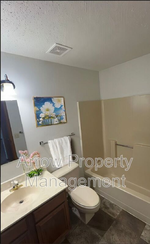 Photo - 205 E Arbor Ave