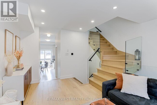 Photo - 12 Grogan Mews