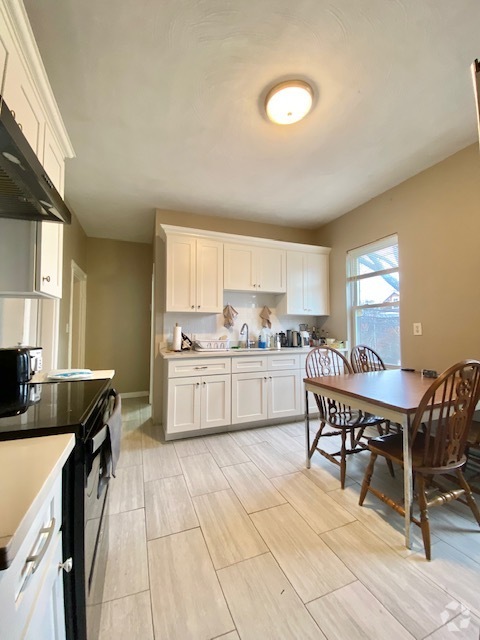 Building Photo - 4 Athol St Unit 2 Rental