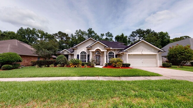 Building Photo - 11861 Lake Fern Dr