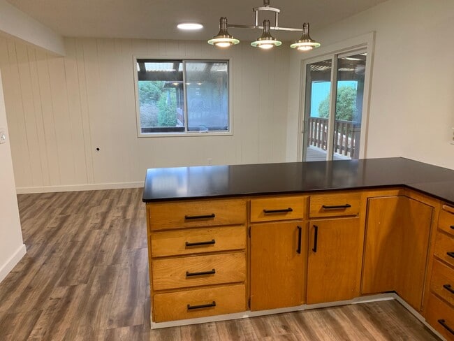 Photo - **Daisey King **