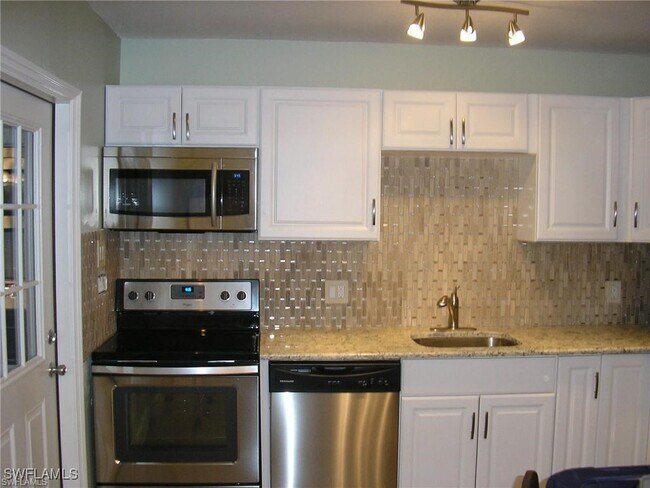 Building Photo - 3432 Sacramento Way