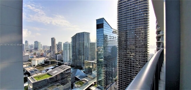 Building Photo - 55 SW 9th St Unit 3610 Rental