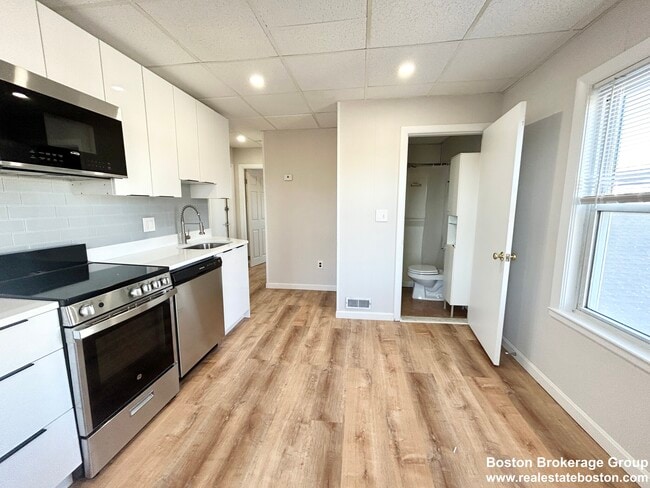Photo - 105 Buttonwood St