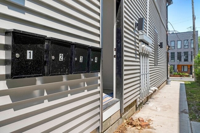 Photo - 2322 Scranton Rd Unidad #4