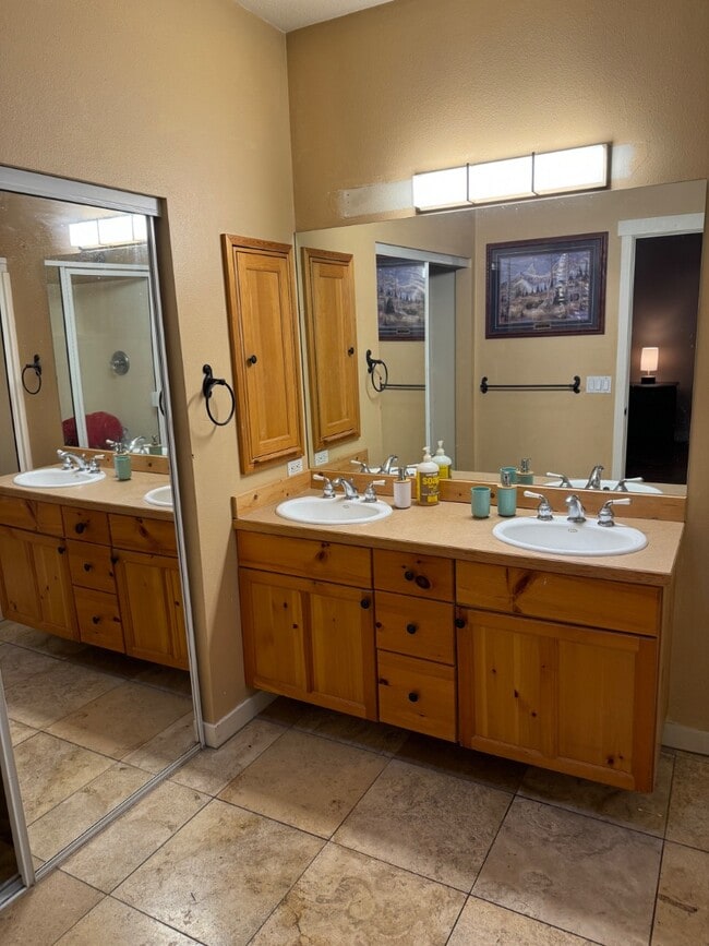 Photo - 1885 Lacy Ln