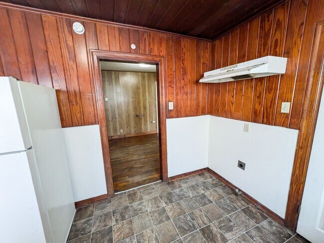 Photo - 3170 Roberts Ave Casa