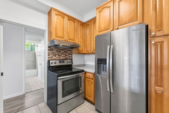 Photo - Kailua - End unit - amenities gallore - 3 bed, 2 bath Available NOW ! Unit 209B