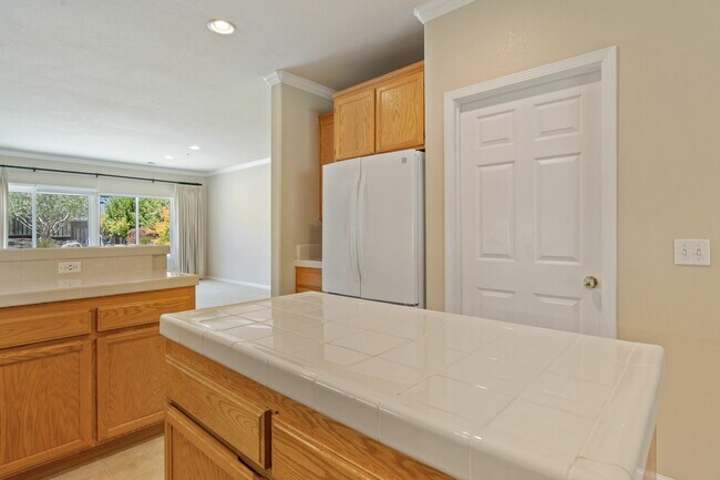 Photo - 300 Homewood Ct