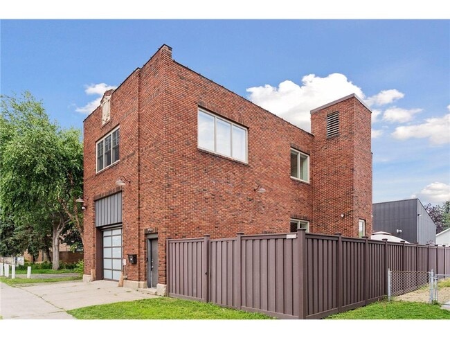 Building Photo - 1290 Snelling Ave N Rental