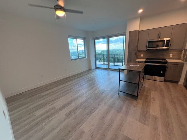 Photo - 175 NW 31st St Unidad C2