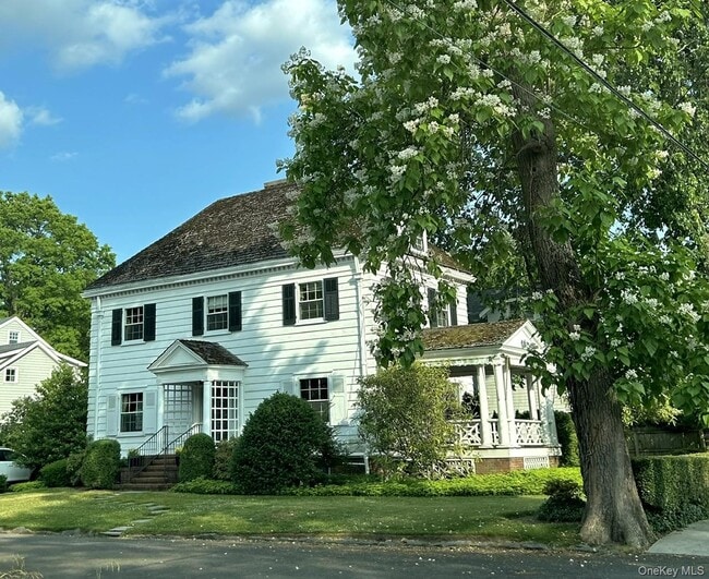 Building Photo - 11 Maple Ave
