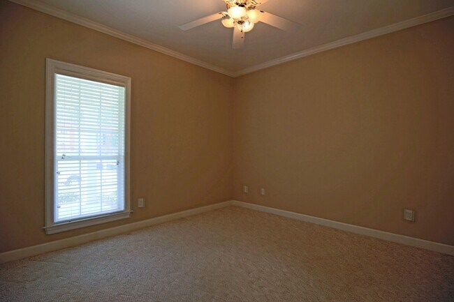 Photo - 212 North Cir