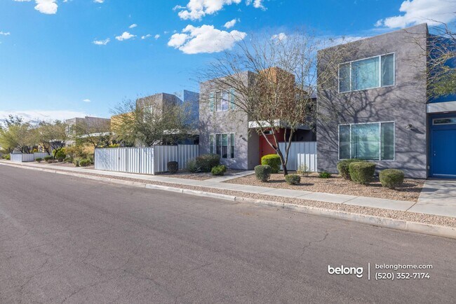 Photo - 864 E Park Modern Dr