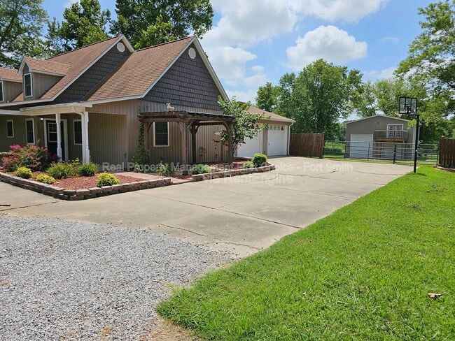 1300 Armistead Rd