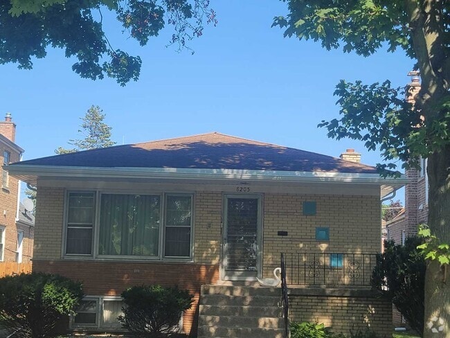Building Photo - 8205 S Spaulding Ave Rental